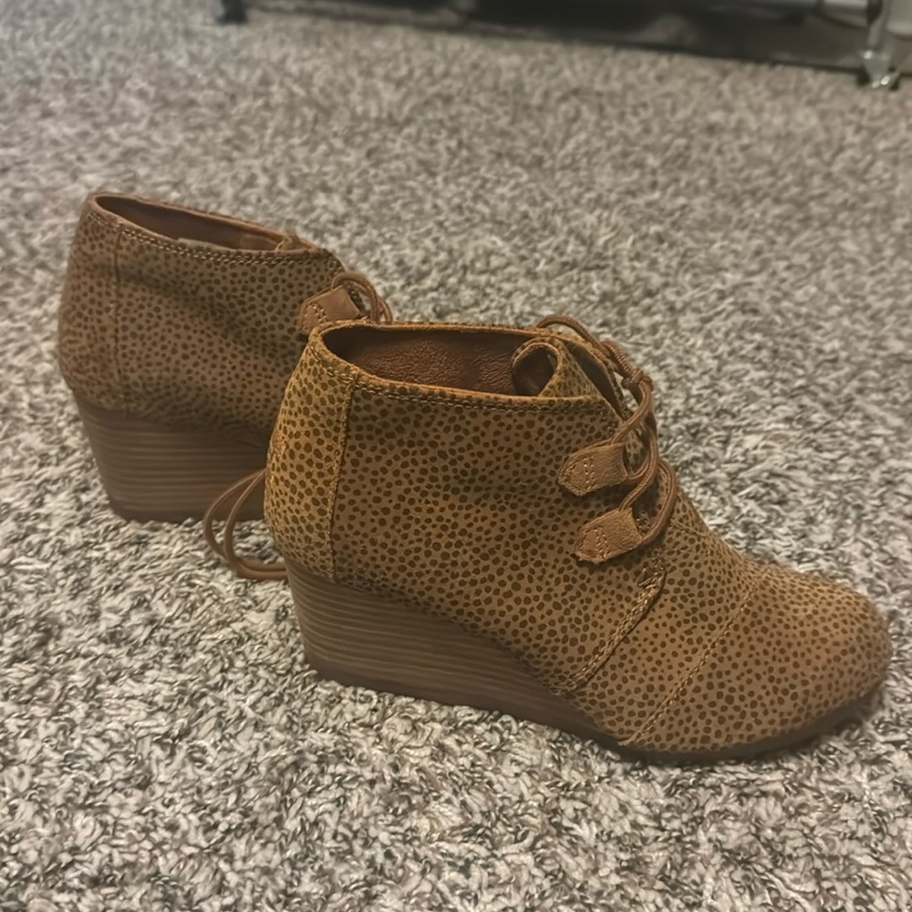 Tom wedges size 8.5